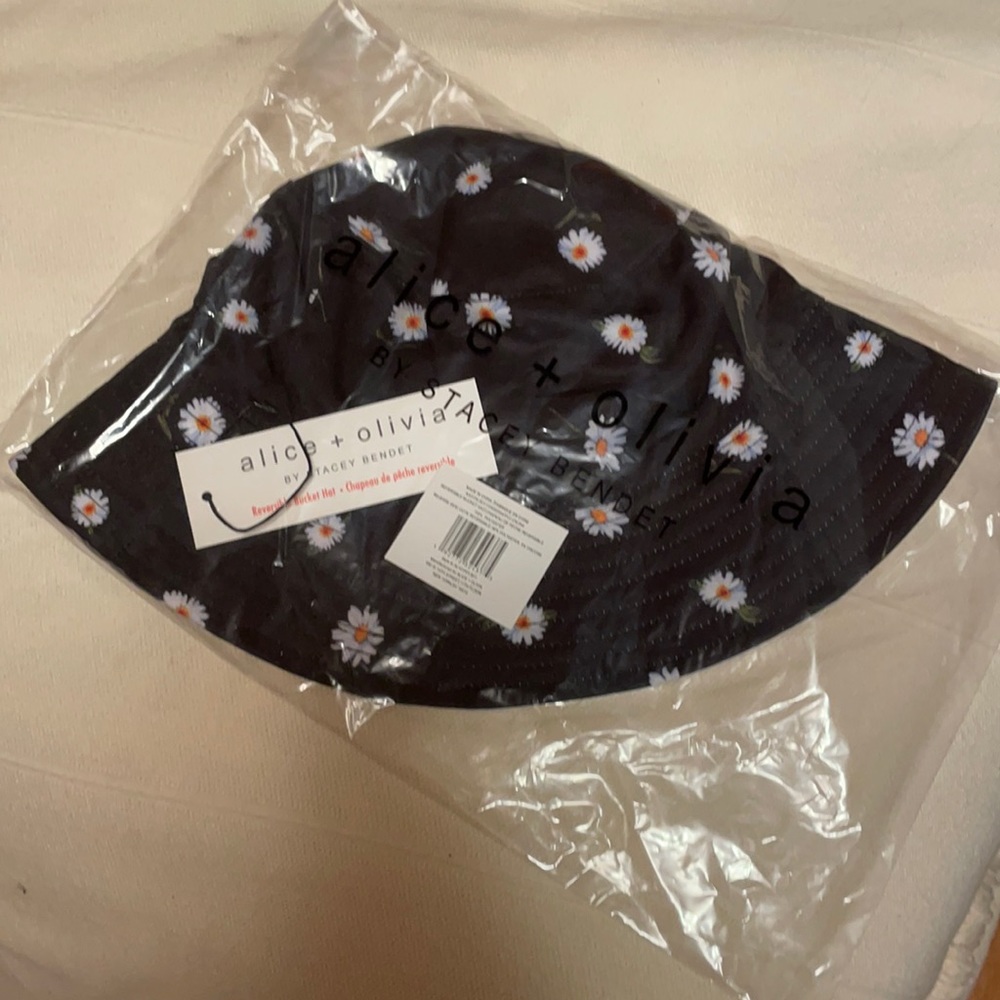 Alice and Olivia Reversible Daisy Bucket Hat